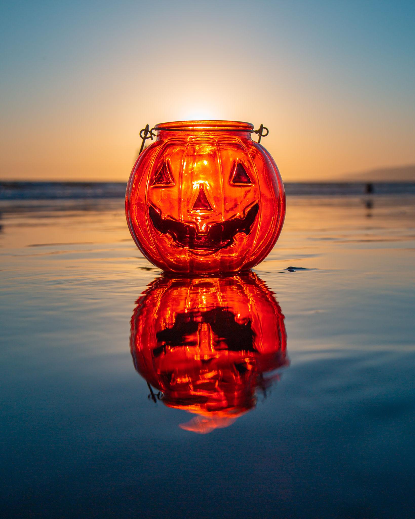 Finders Keepers in Lincoln City: Hunt for Glass Floats on the Oregon Coast