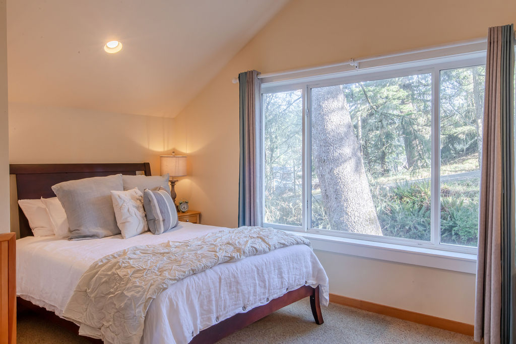 Salt and Cedar is a light-filled, detached studio near Chapman Point — photo 3
