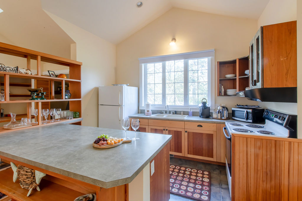Salt and Cedar is a light-filled, detached studio near Chapman Point — photo 4