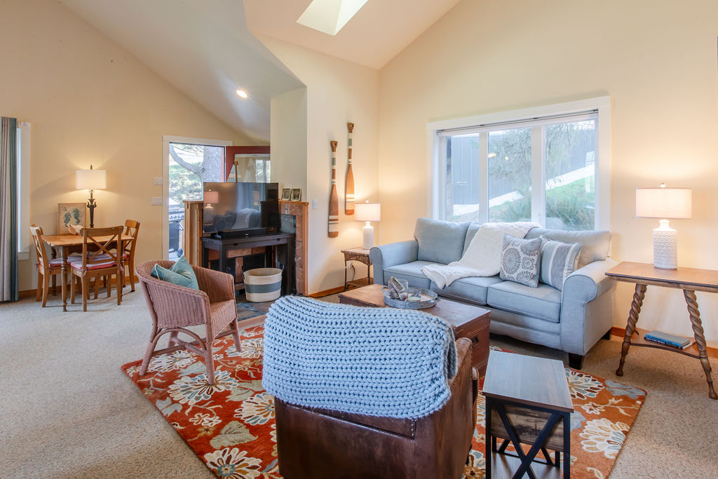 Salt and Cedar is a light-filled, detached studio near Chapman Point — photo 5