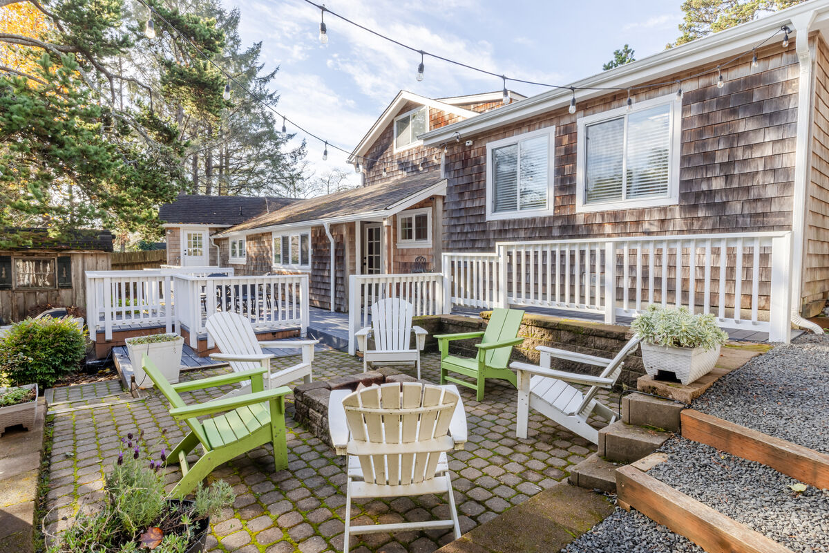 Rabbit Hill Cottage, a beautifully updated century-old home — photo 2