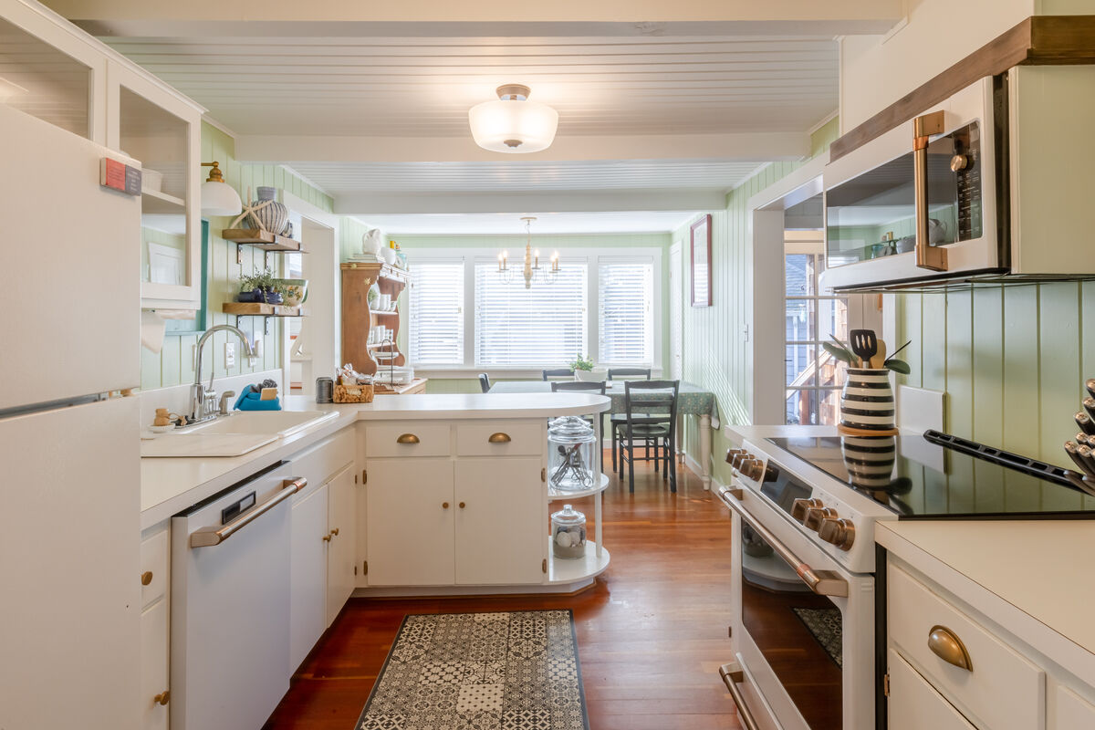 Rabbit Hill Cottage, a beautifully updated century-old home — photo 3